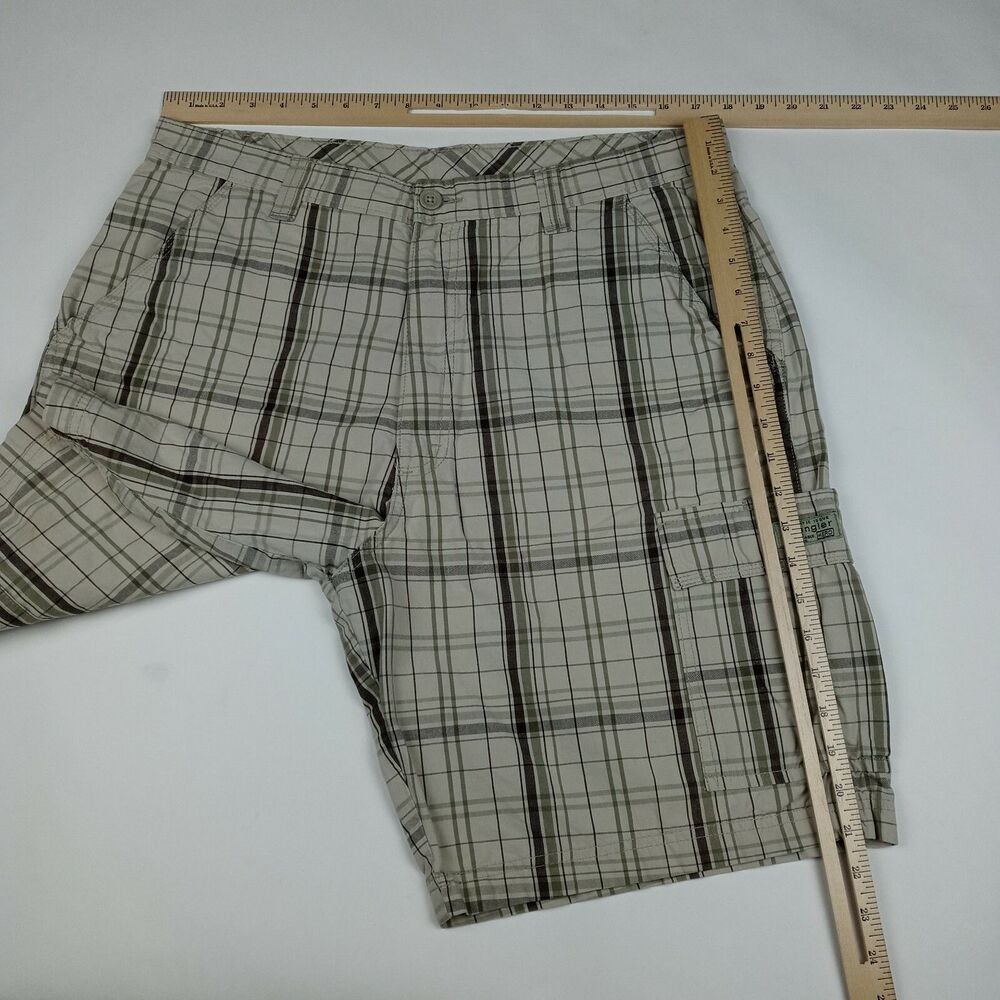 WRANGLER Plaid Shorts Cargo Pockets Men's Size 36 - Picture 5 of 7